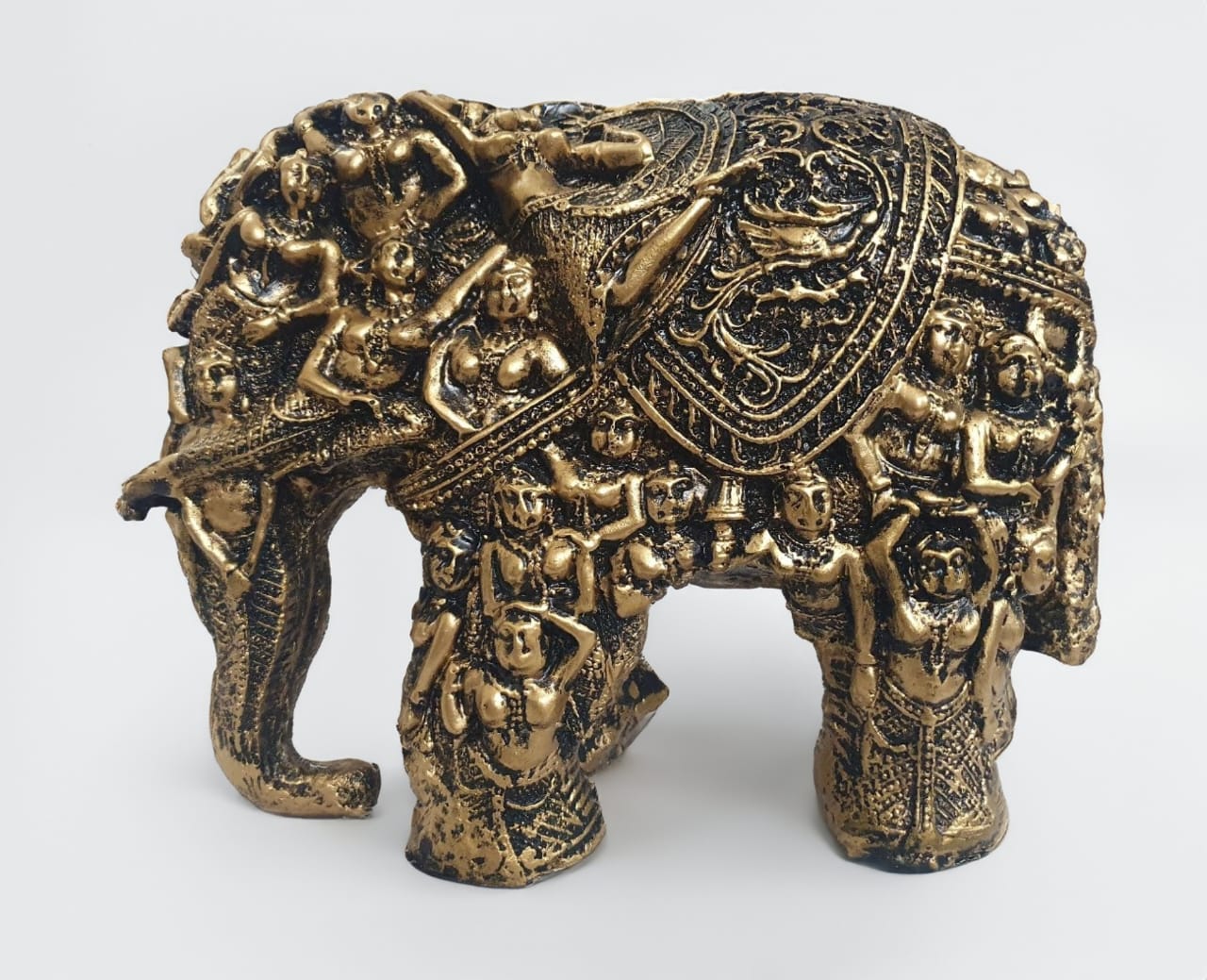 IMG-20231003-WA0104 TCG 23cm Handcrafted royal elephant - Image 1